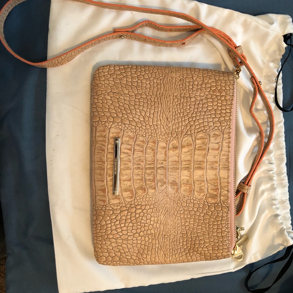 Beautiful tannish-pink Brahmin Crossbody p…